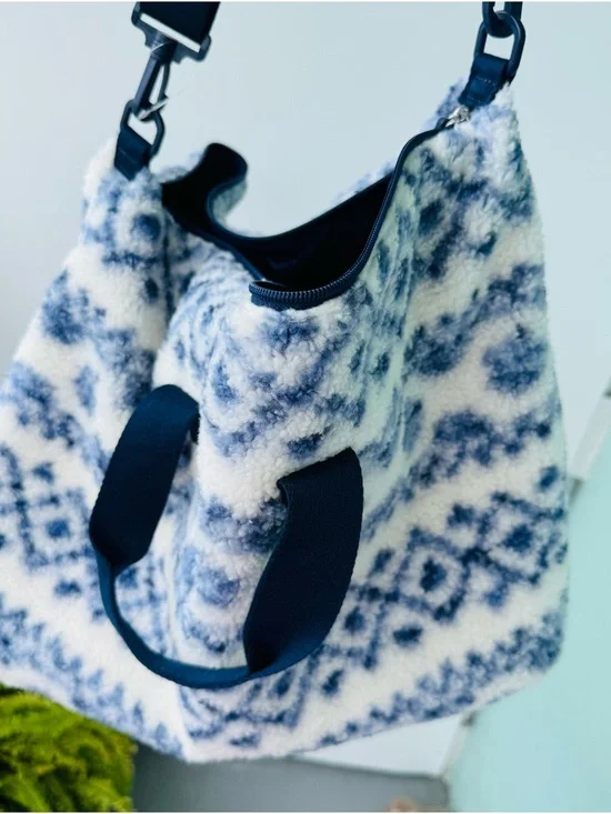 Plush Patterned Tote Bag with Shoulder Strap - Navy & Cream - Picture 5 of 7